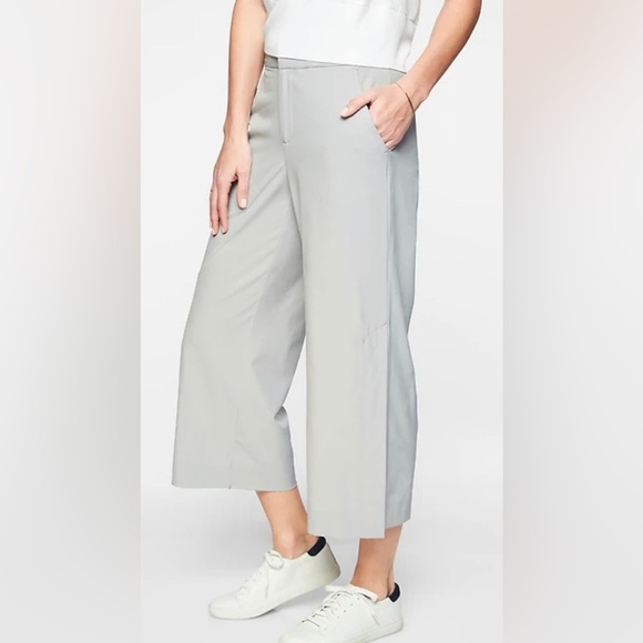 EUC ATHLETA TRIBECA CROP PANT, TERN GREY, size 2 - Picture 4 of 9